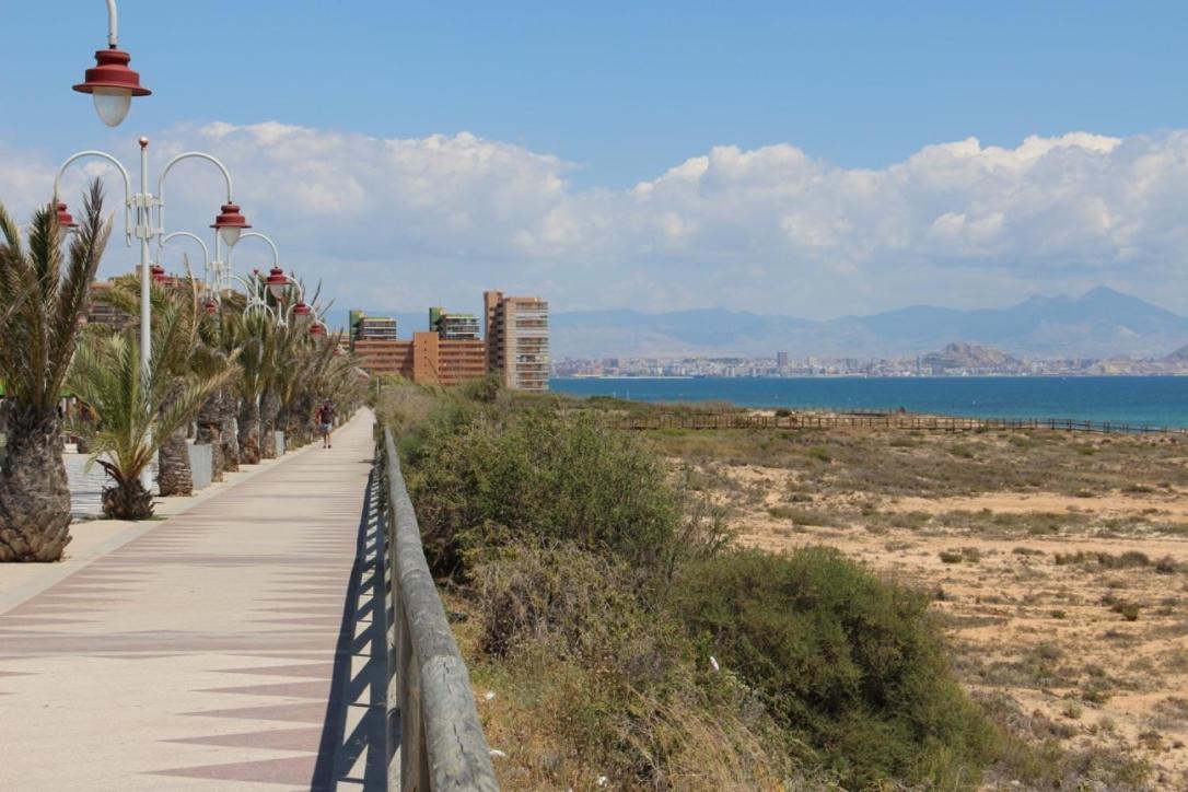 Bonita Casa En Urbanizacion Privada Muy Cerca Del Mar Y De Alicante Гран-Алакант Экстерьер фото